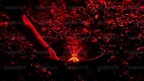 Värviline päikesepatareiga RGB LED-purskkaev